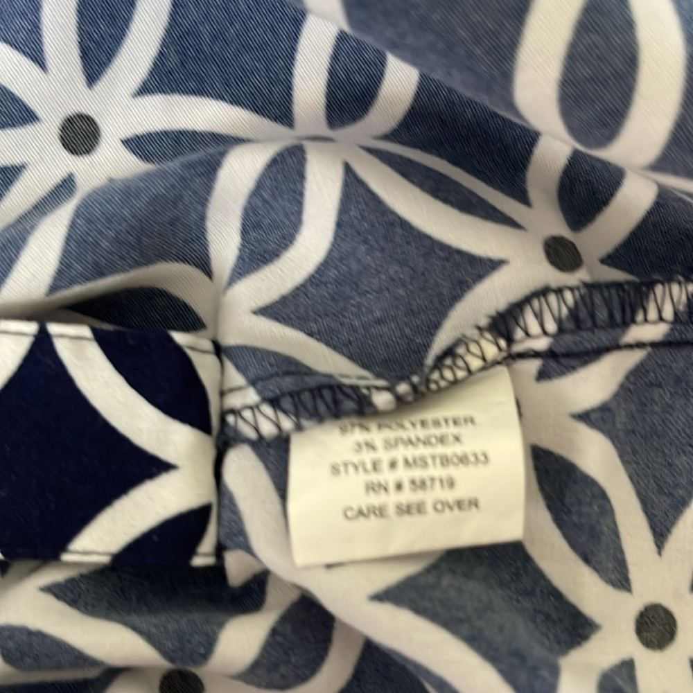 Elements - Navy and White Geometric Women's Top - size L - Picture 6 of 9